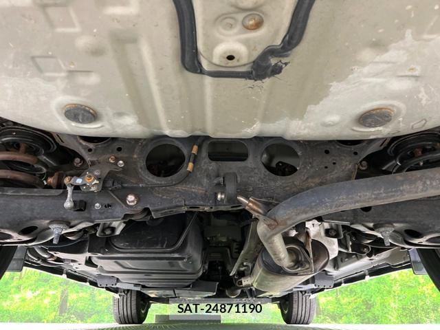 Toyota HARRIER 2017-06 8279317-17