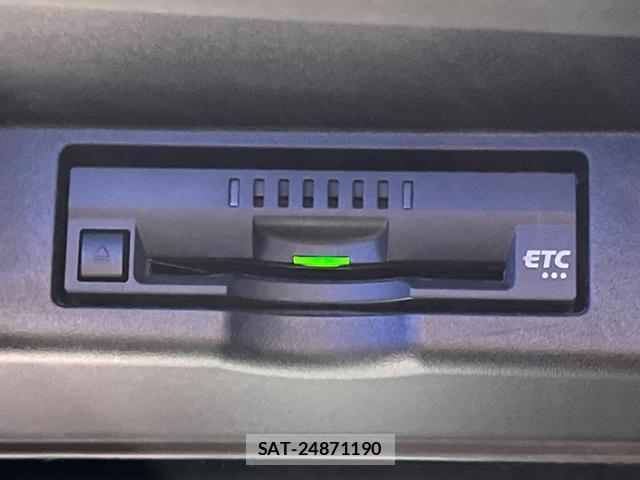 Toyota HARRIER 2017-06 8279317-6