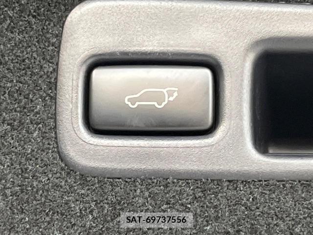 Toyota HARRIER 2018-10 8279608-4