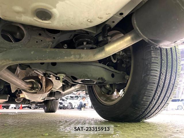 Toyota HARRIER 2017-03 8279759-19