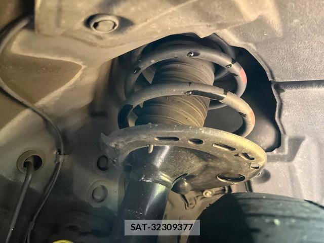 Toyota HARRIER 2016-01 8279805-19