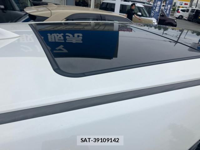 Toyota HARRIER 2017-09 8279930-19