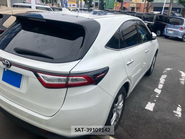 Toyota HARRIER 2017-09 8279930-4