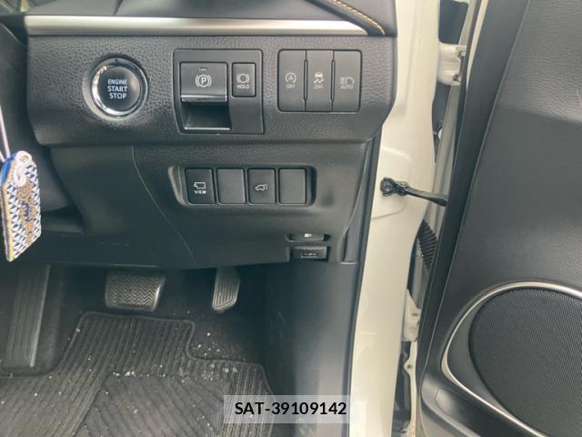 Toyota HARRIER 2017-09 8279930-7
