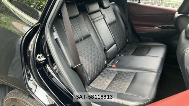 Toyota HARRIER 2017-09 8281159-6
