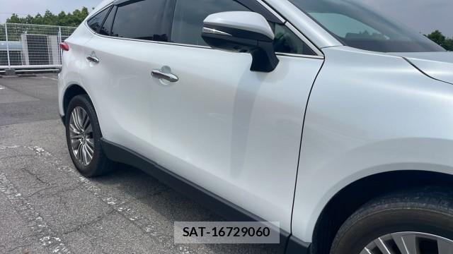 Toyota HARRIER 2024-03 8281178-3