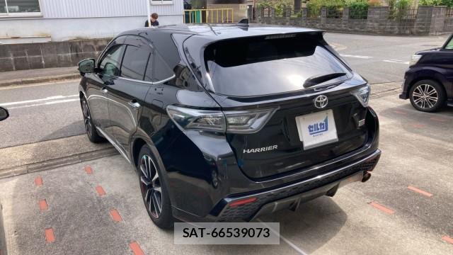 Toyota HARRIER 2015-04 8281764-12