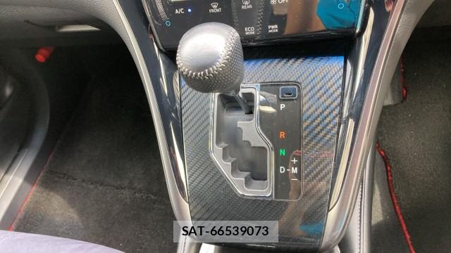 Toyota HARRIER 2015-04 8281764-14