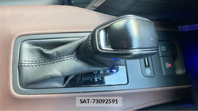Toyota HARRIER 2021-08 8281816-14
