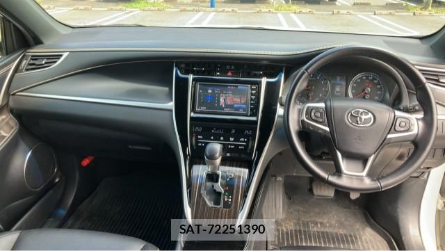 Toyota HARRIER 2015-11 8281881-2