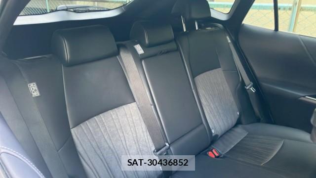 Toyota HARRIER 2022-07 8281882-6