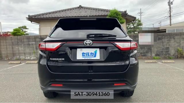 Toyota HARRIER 2017-08 8282348-1