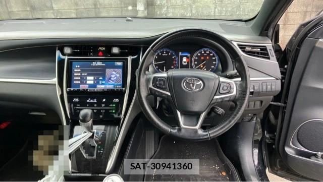 Toyota HARRIER 2017-08 8282348-16