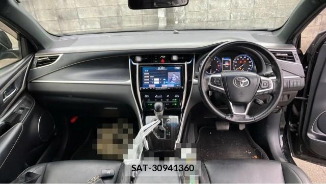 Toyota HARRIER 2017-08 8282348-2