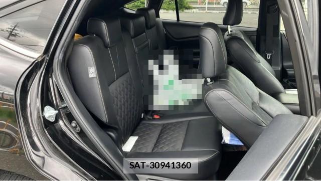 Toyota HARRIER 2017-08 8282348-6