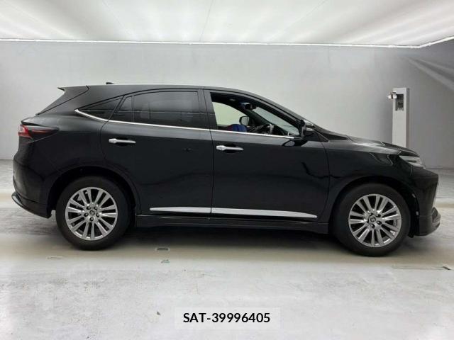 Toyota HARRIER 2019-02 8284420-4