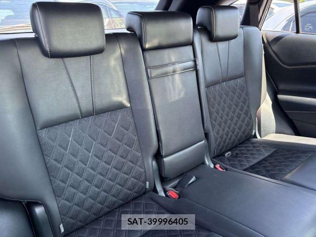 Toyota HARRIER 2019-02 8284420-8