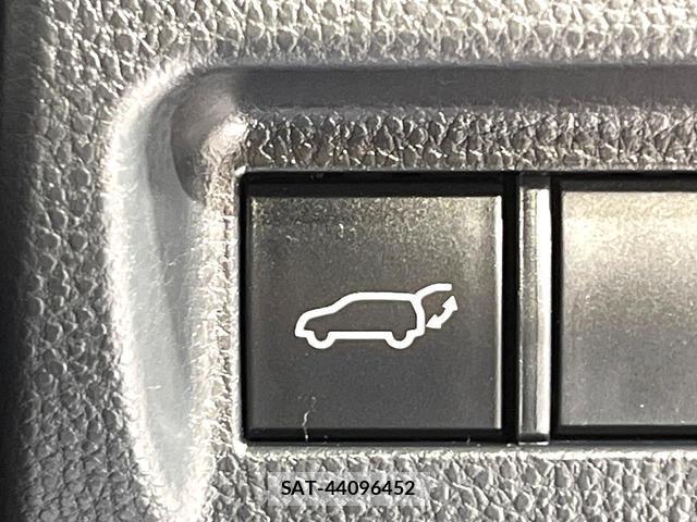 Toyota HARRIER 2025-01 8285216-6