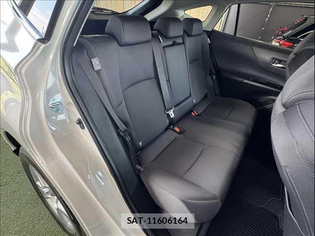 Toyota HARRIER 2021-12 8285778-5