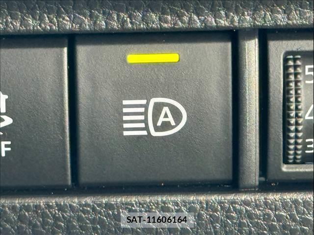Toyota HARRIER 2021-12 8285778-7