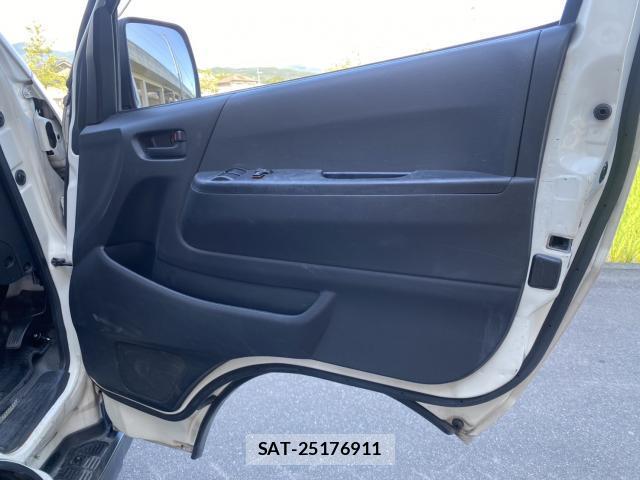 Toyota HIACE COMMUTER 2010-11 8285830-10