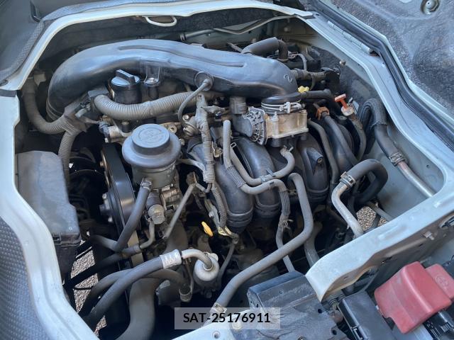 Toyota HIACE COMMUTER 2010-11 8285830-3