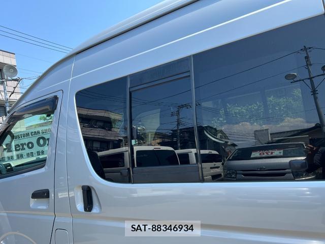 Toyota HIACE VAN 2010-01 8276798-11