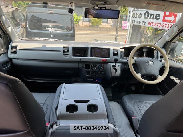 Toyota HIACE VAN 2010-01 8276798-13