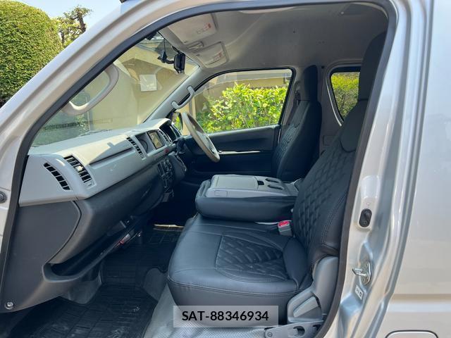 Toyota HIACE VAN 2010-01 8276798-15
