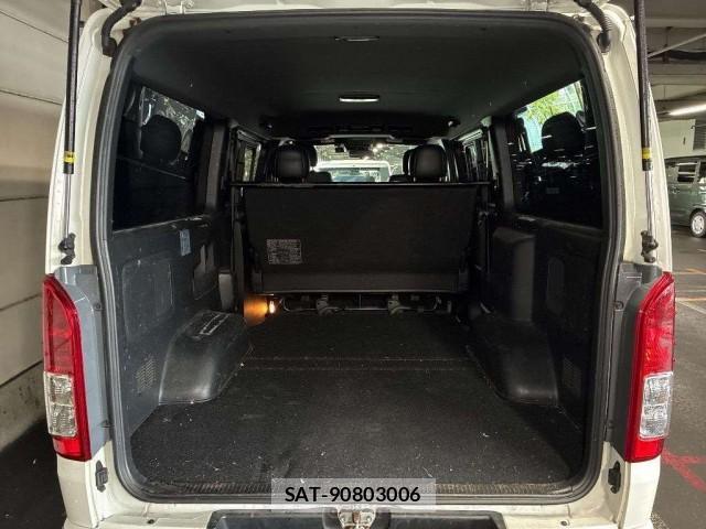Toyota HIACE VAN 2022-06 8276855-2