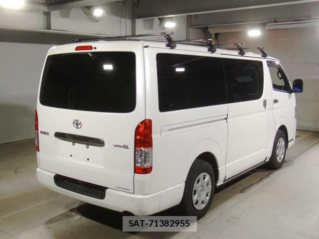 Toyota HIACE VAN 2022-05 8276857-1