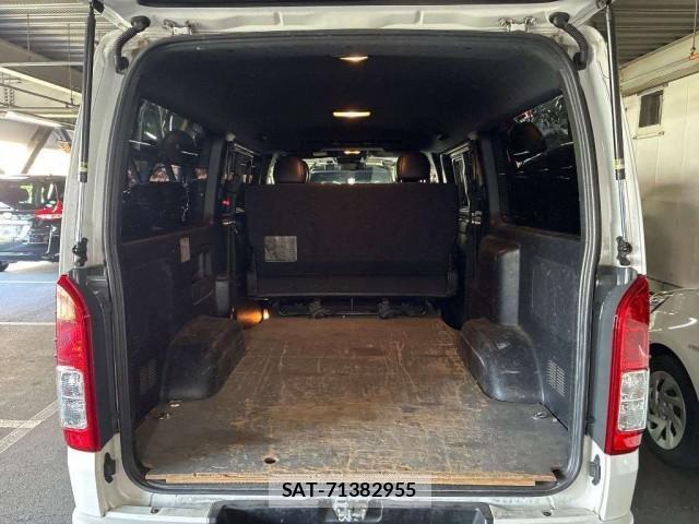 Toyota HIACE VAN 2022-05 8276857-2