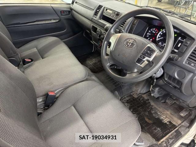 Toyota HIACE VAN 2021-04 8276867-3