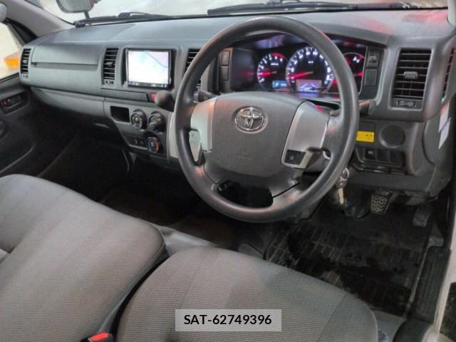Toyota HIACE VAN 2019-02 8276875-3