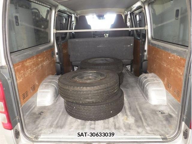 Toyota HIACE VAN 2020-06 8276891-2