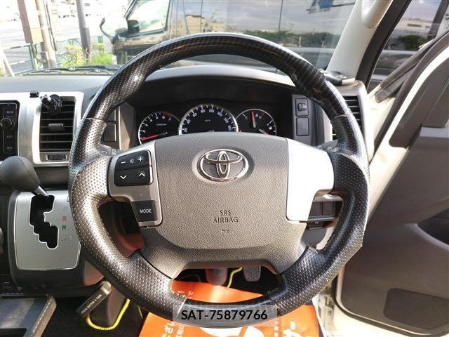 Toyota HIACE VAN 2016-02 8277158-11