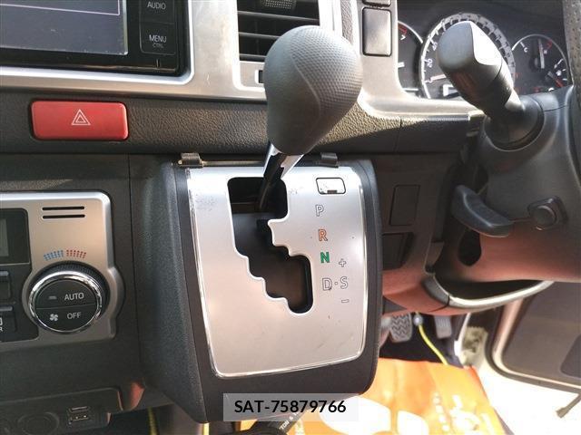 Toyota HIACE VAN 2016-02 8277158-12