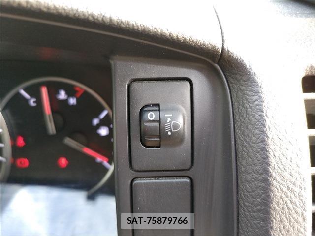 Toyota HIACE VAN 2016-02 8277158-17