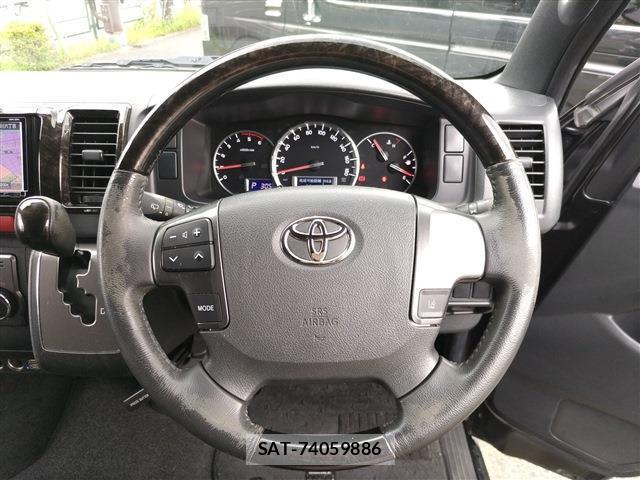 Toyota HIACE VAN 2019-06 8277159-11