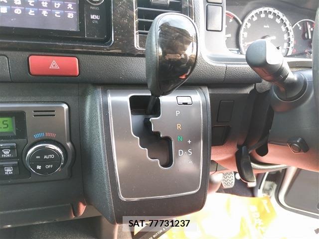 Toyota HIACE VAN 2018-05 8277160-12