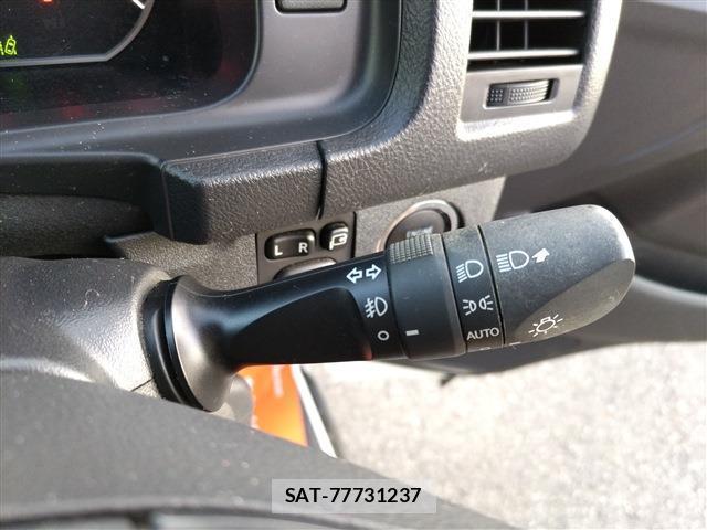 Toyota HIACE VAN 2018-05 8277160-18