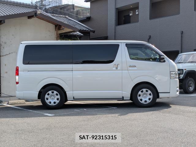 Toyota HIACE VAN 2019-07 8277557-6