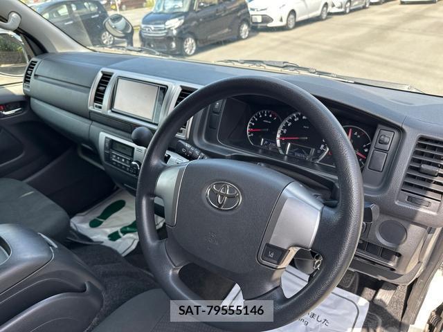 Toyota HIACE VAN 2019-07 8277768-11