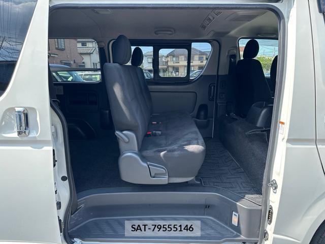 Toyota HIACE VAN 2019-07 8277768-12