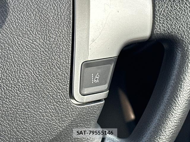 Toyota HIACE VAN 2019-07 8277768-16