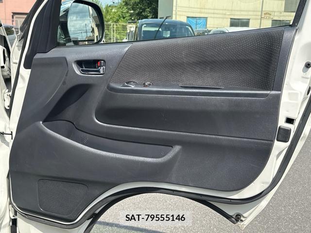 Toyota HIACE VAN 2019-07 8277768-17