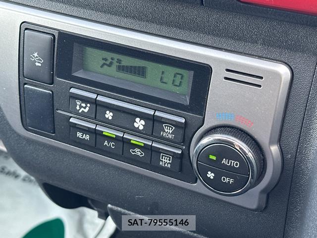 Toyota HIACE VAN 2019-07 8277768-7