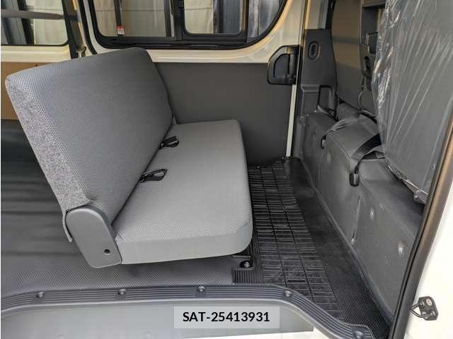 Toyota HIACE VAN 2026-07 8278137-14