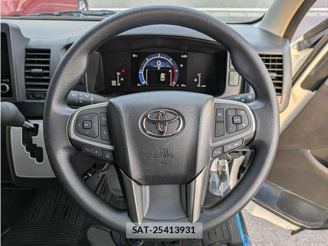 Toyota HIACE VAN 2026-07 8278137-19