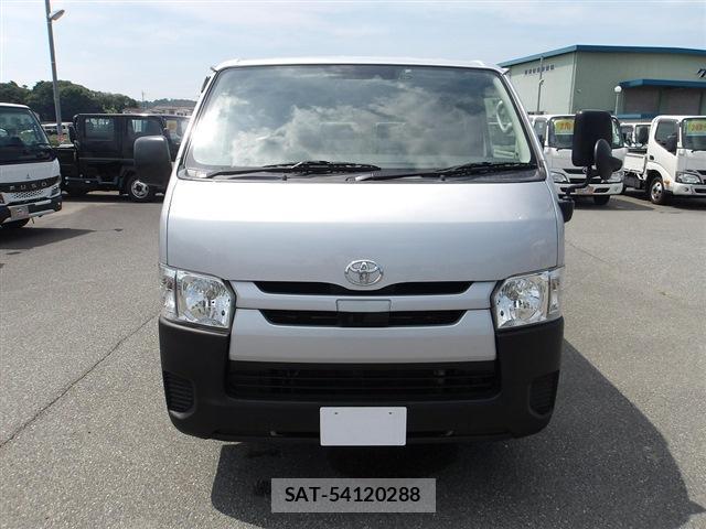 Toyota HIACE VAN 2018-08 8278732-12